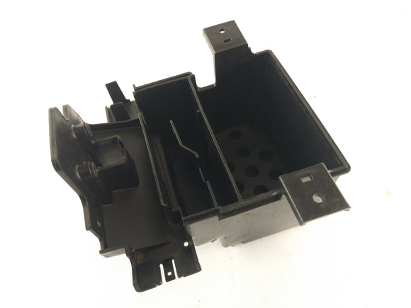 Kawasaki VN 900 Classic [2010] - Boîtier de batterie et boîte à fusibles