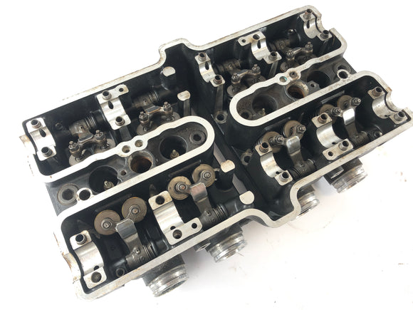 Kawasaki GPZ 550 [KZ550D] - cabeza de cilindro