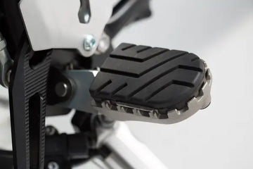 Triumph Scrambler 1200 X [2025-2026] — ION kāju balsts — 2. attēls