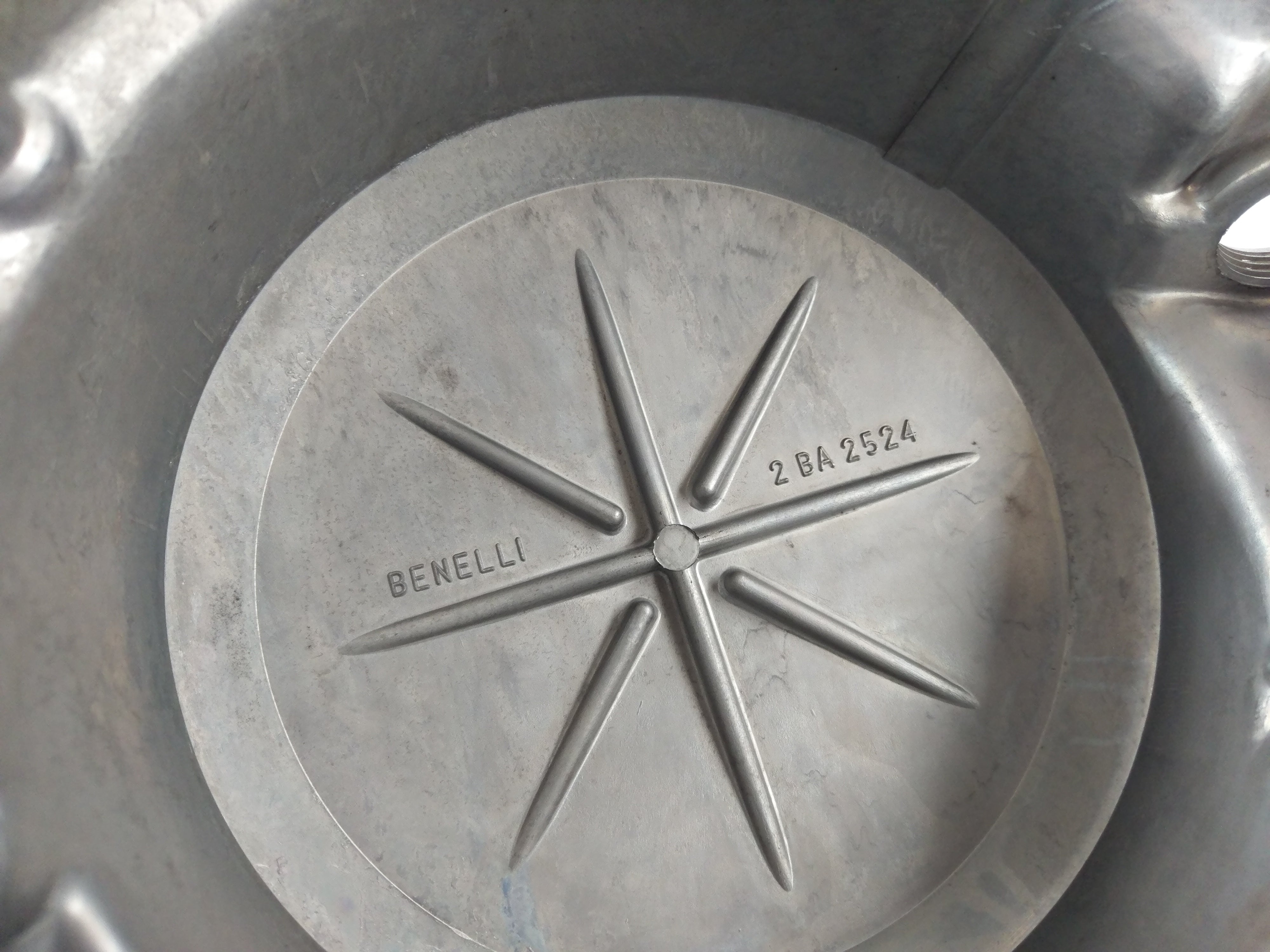 Benelli 504 Sport [1979] - Clutch cover engine cover