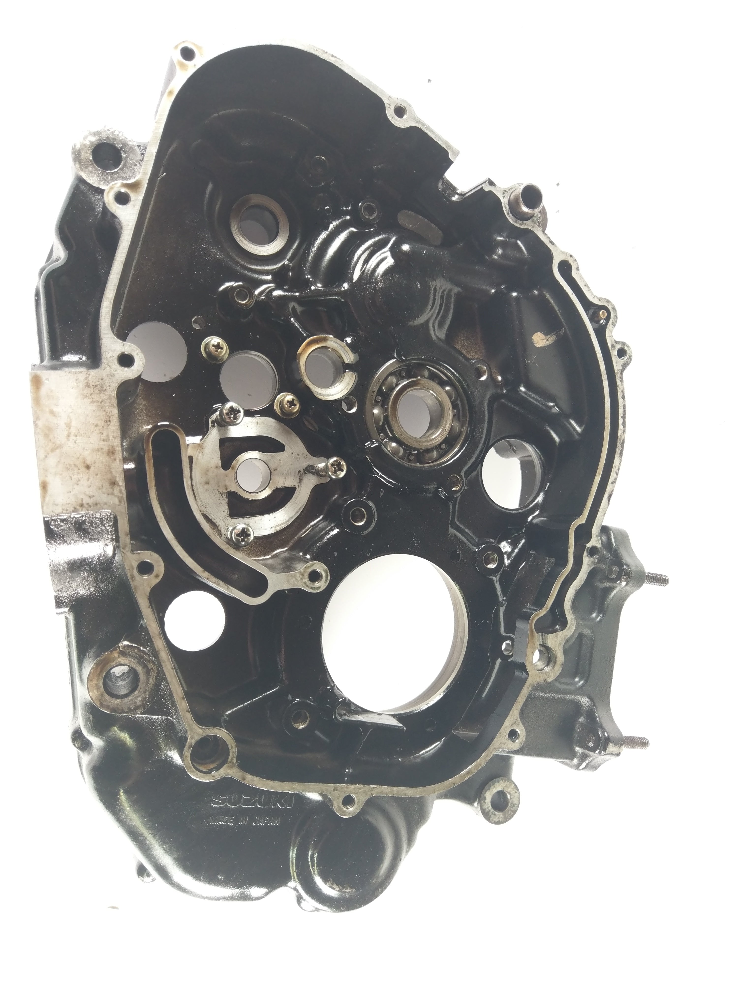 Suzuki DR 650 SP42B - demi-carter moteur droit avec filtre à carter et arbre d'équilibrage