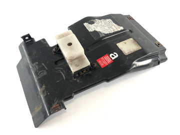 Suzuki GSX -R 1100 GV73B [1991] - Protezione da splash del rivestimento degli interni con scatola di fusibili