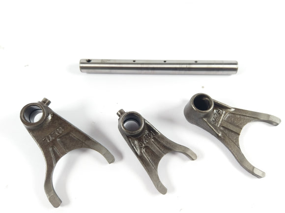 本田VFR 750 F RC24 [1986]  - 带波动的开关叉