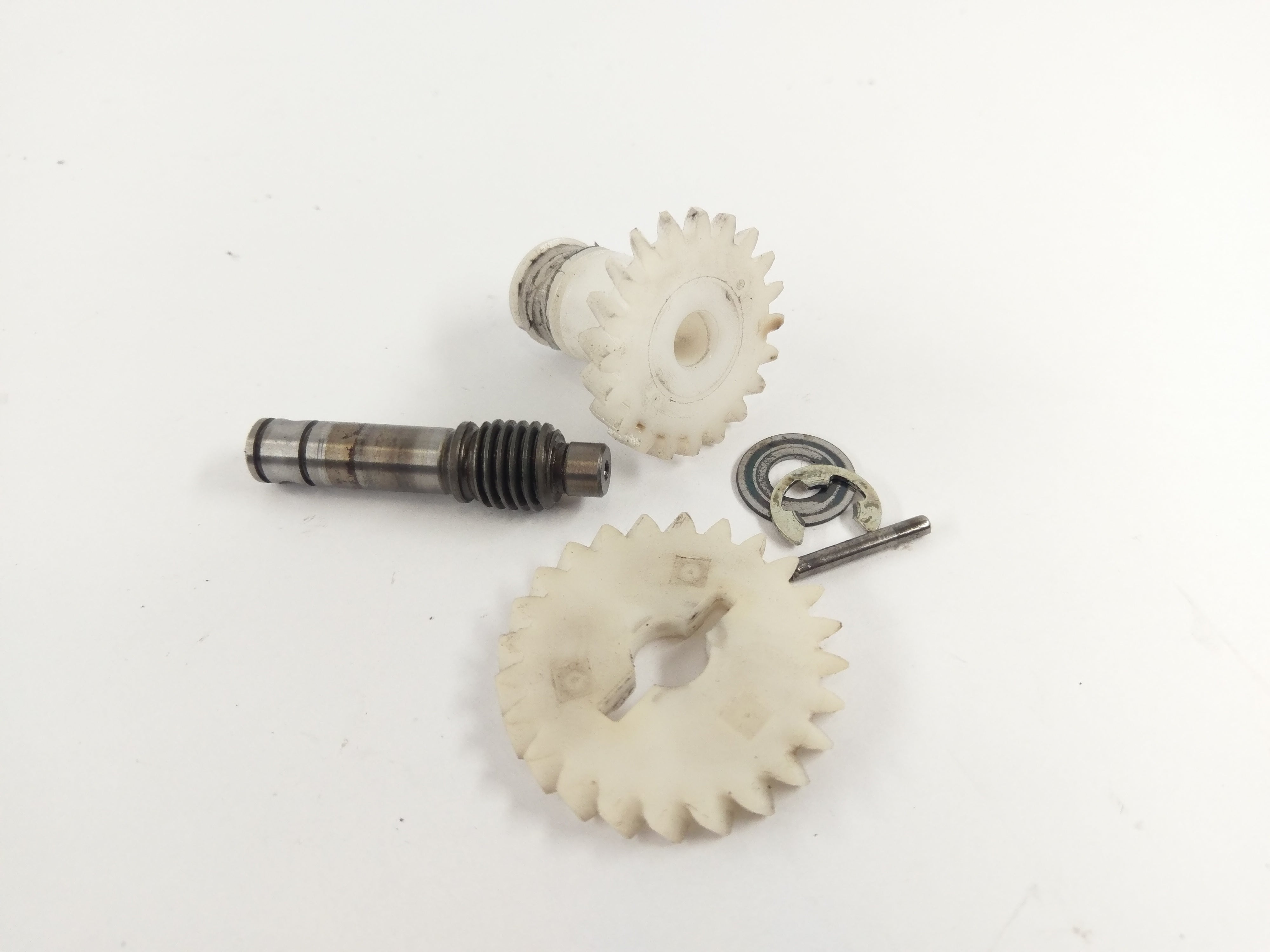 Yamaha DT 125 DE03 [2003] - Oil pump gears