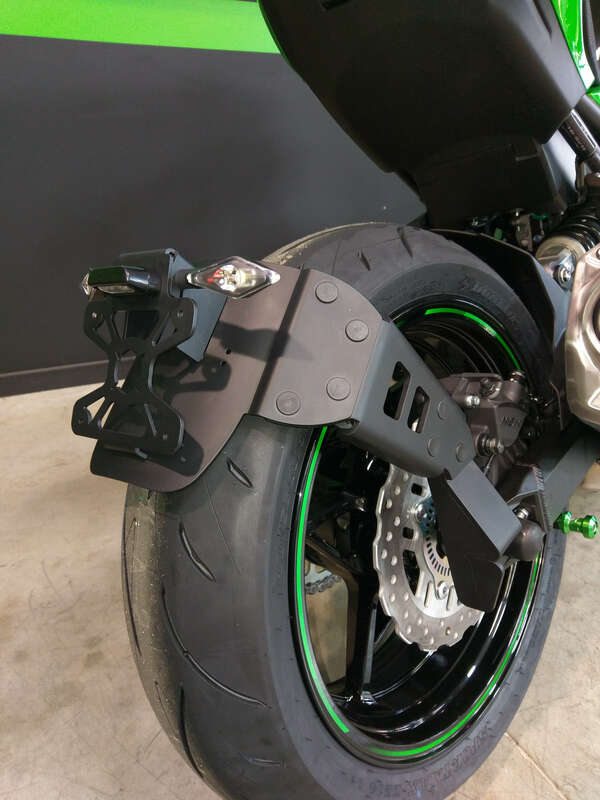 Kawasaki Z 900 [ACCESS DESIGN] - suporte de placa na altura da roda preto Kawasaki Z900