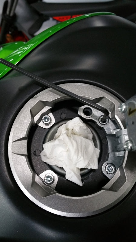 Kawasaki Ninja 400 [A-SIDER] - Black Edition Tankin kahva 4 ruuvia musta Kawasaki