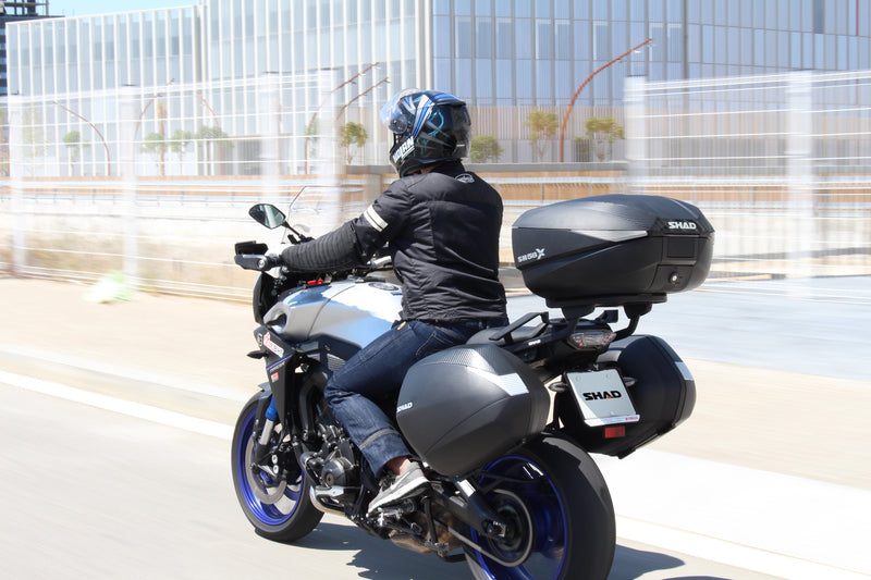 Yamaha X-Max 300 Tech Max + [SHAD] - SH58X Top Case - Carbon cover inkl.