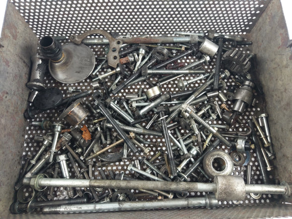 Honda VFR 800 Fi RC46-グリッドバスケットのない小さな部品とネジ