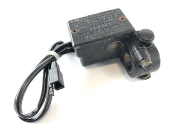 ヤマハTZR 125 4FL [1997]  - 前面のハンドブレーキポンプブレーキポンプ