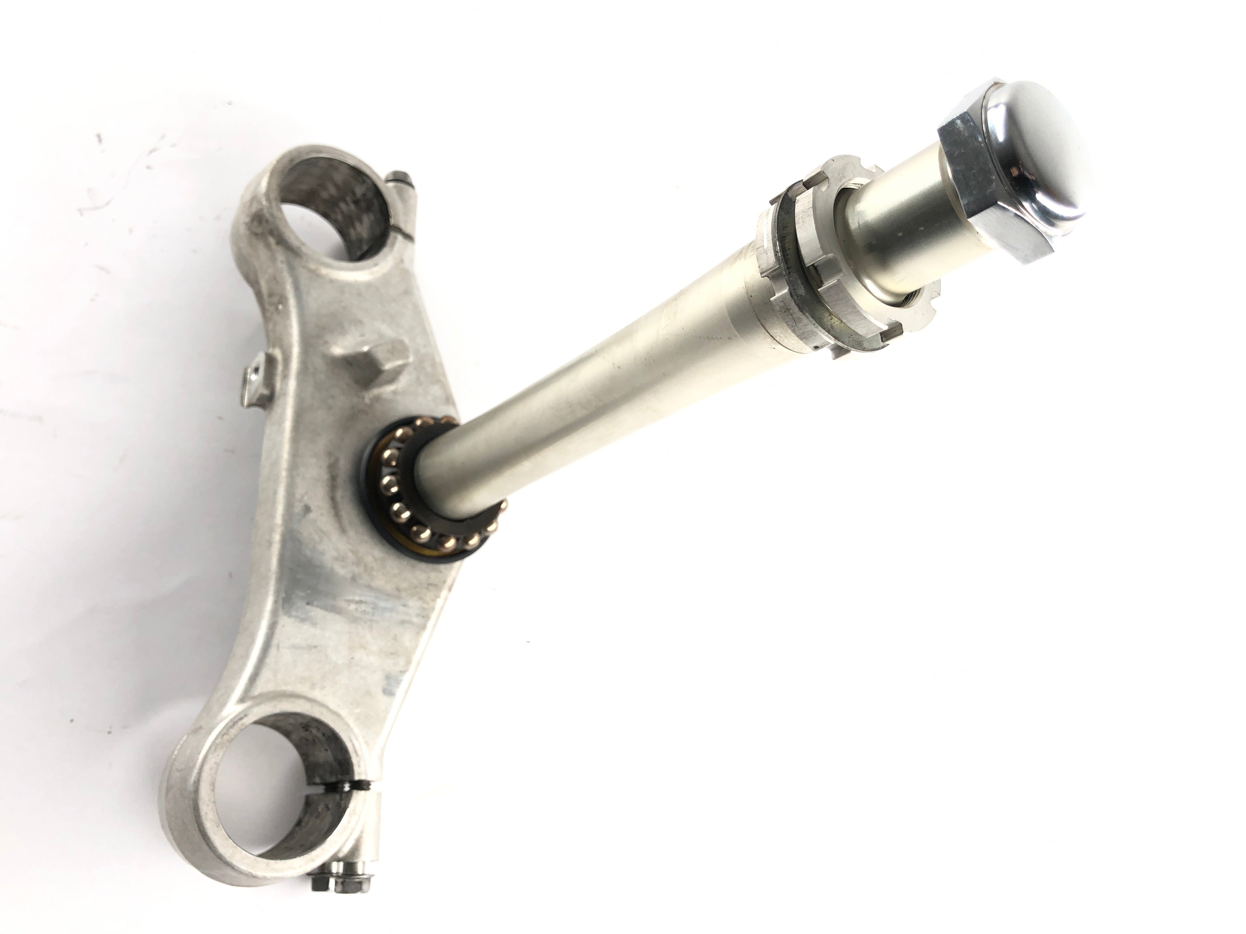 Suzuki DL 1000 V-Strom [2006] - lower triple clamp