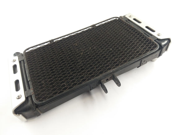 スズキGSF 400 GK75B Bandit [1991]  - サイドパネル付きの冷水冷却器