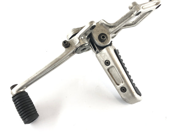 Ducati Paso 750 [1990] - pravý úsek řidiče s brzdovým pedálem