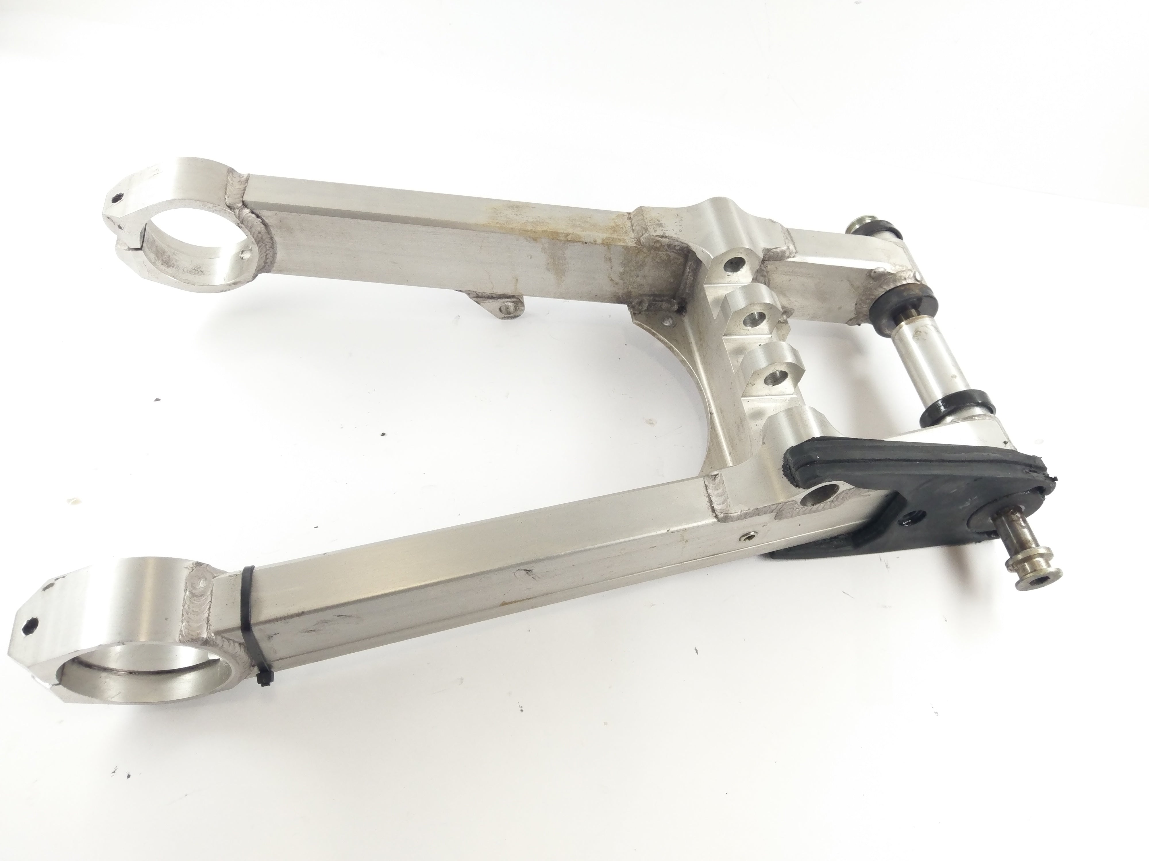 Triumph Trophy 900 T300 [1992] - Swingarm Rear swingarm