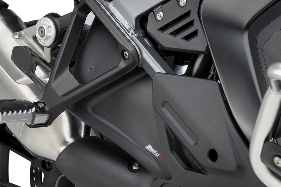 BMW R 1300 GS ADVENTURE [2025] – dolna owiewka boczna – wygląd carbonu