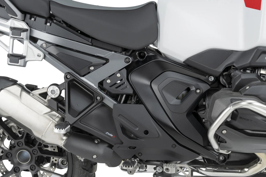 BMW R 1300 GS ADVENTURE [2025] – dolna owiewka boczna – wygląd carbonu