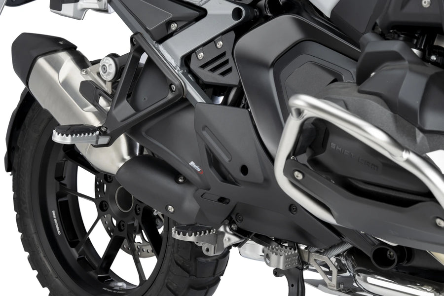 BMW R 1300 GS ADVENTURE [2025] – dolna owiewka boczna – wygląd carbonu