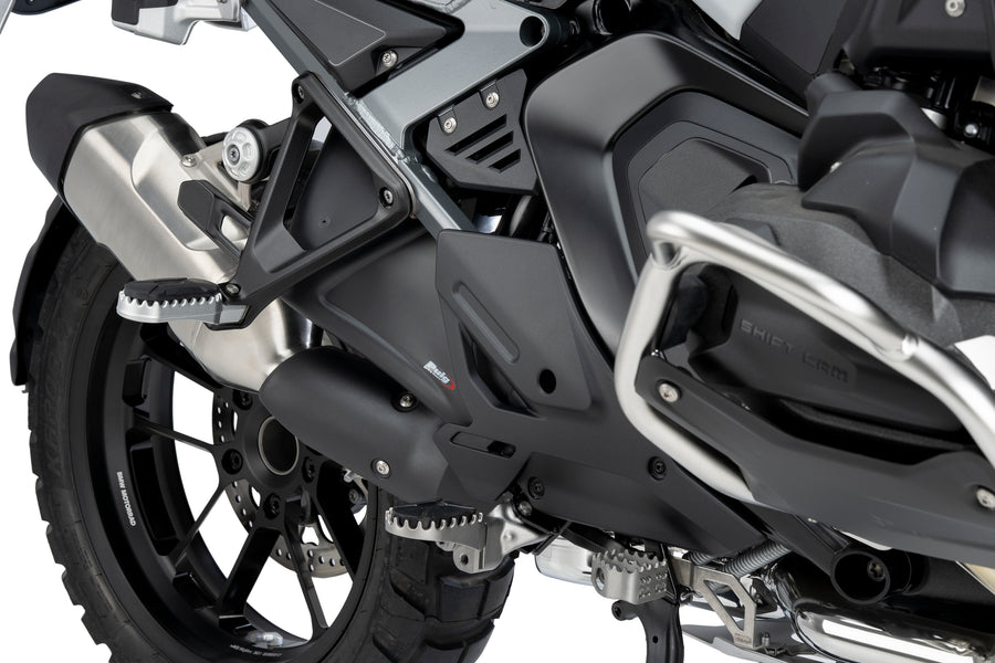 BMW R 1300 GS ADVENTURE [2025] – dolna owiewka boczna – wygląd carbonu