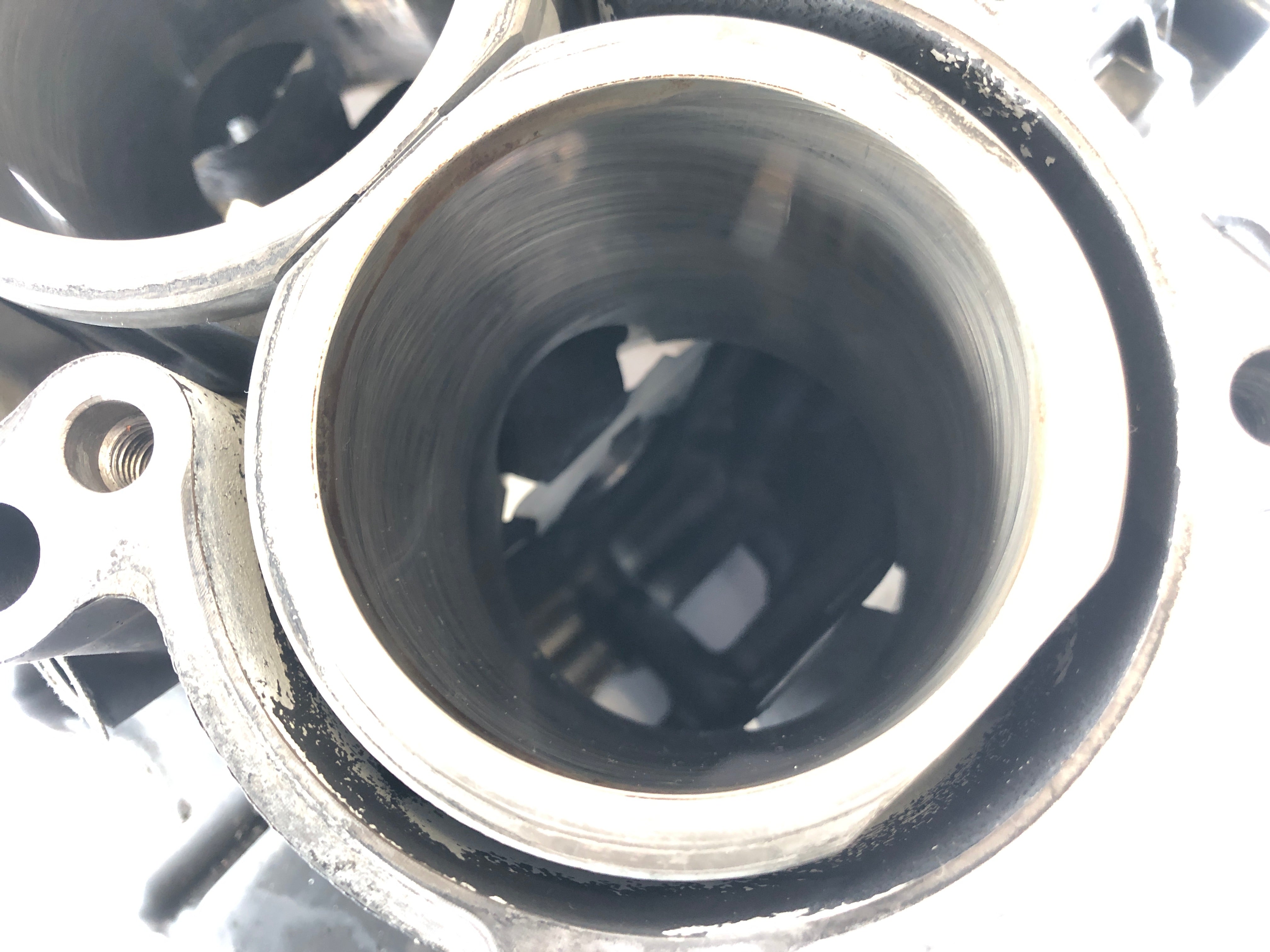 Triumph Street Triple R 675 D67LD [2008] - Motor Hoiling with Pistons