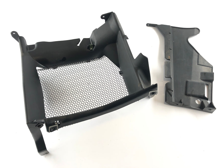 can on the spyder sm5 [2009]  -  cladding cladding coolerカバーが左