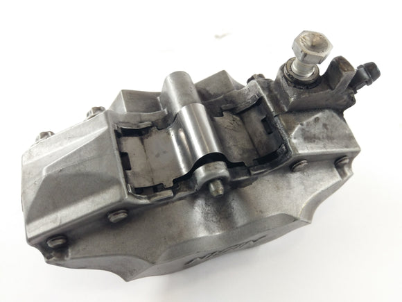 Honda CBR 900 RR SC33 [1996] - тормозный суппорт спереди слева