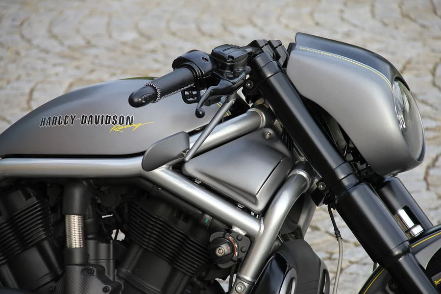 Harley Davidson V-Rod [CULT WERK] – Frontlyskledning