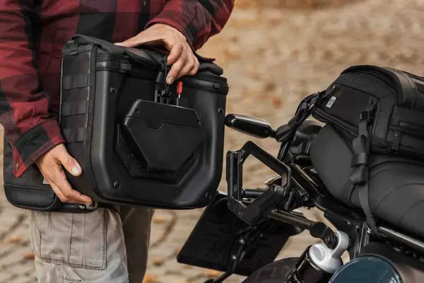 Triumph Speed Twin [SW-MOTECH] – V-LOC Legend Gear Seitentasche (16 Liter)