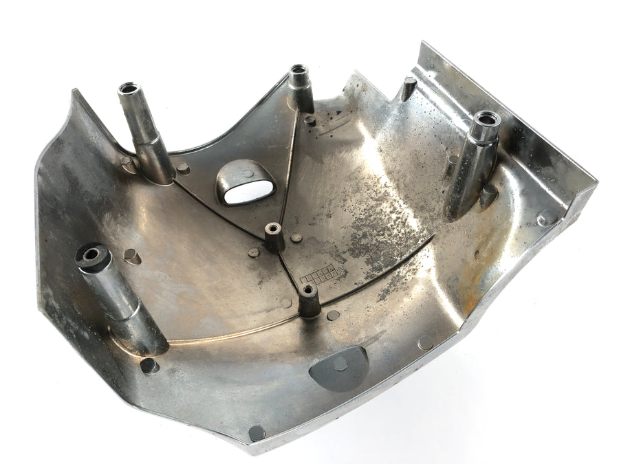 スズキ侵入者VL 1500 AL [2000]  - 右側のモーターの蓋