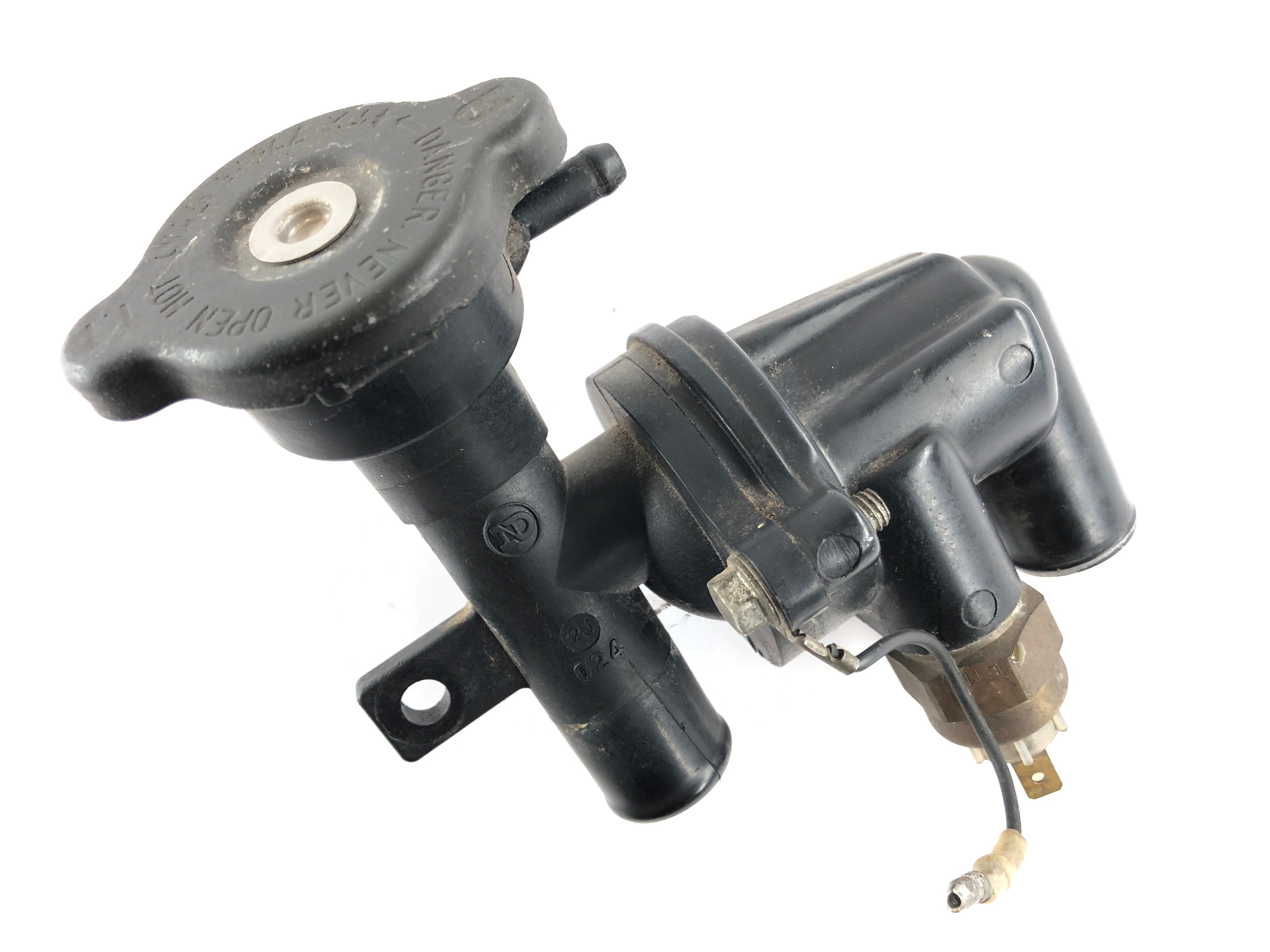 Yamaha XTZ 750 Super Tenere 3LD [1995] - Filler Neck with Thermostat