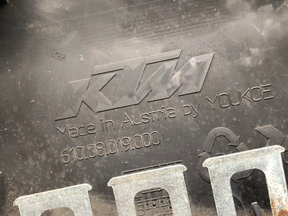 KTM 990 Superduke LC8 EFI [2008] - Takakehyksen verhous