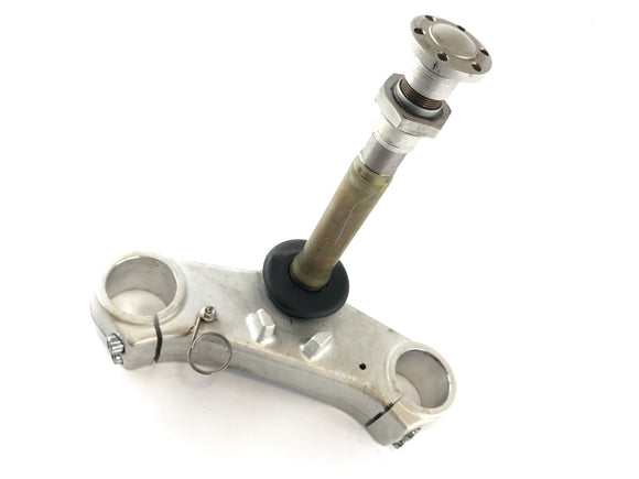 Triumph Daytona 955i T595N [2001] - Puente de la bifurcación debajo