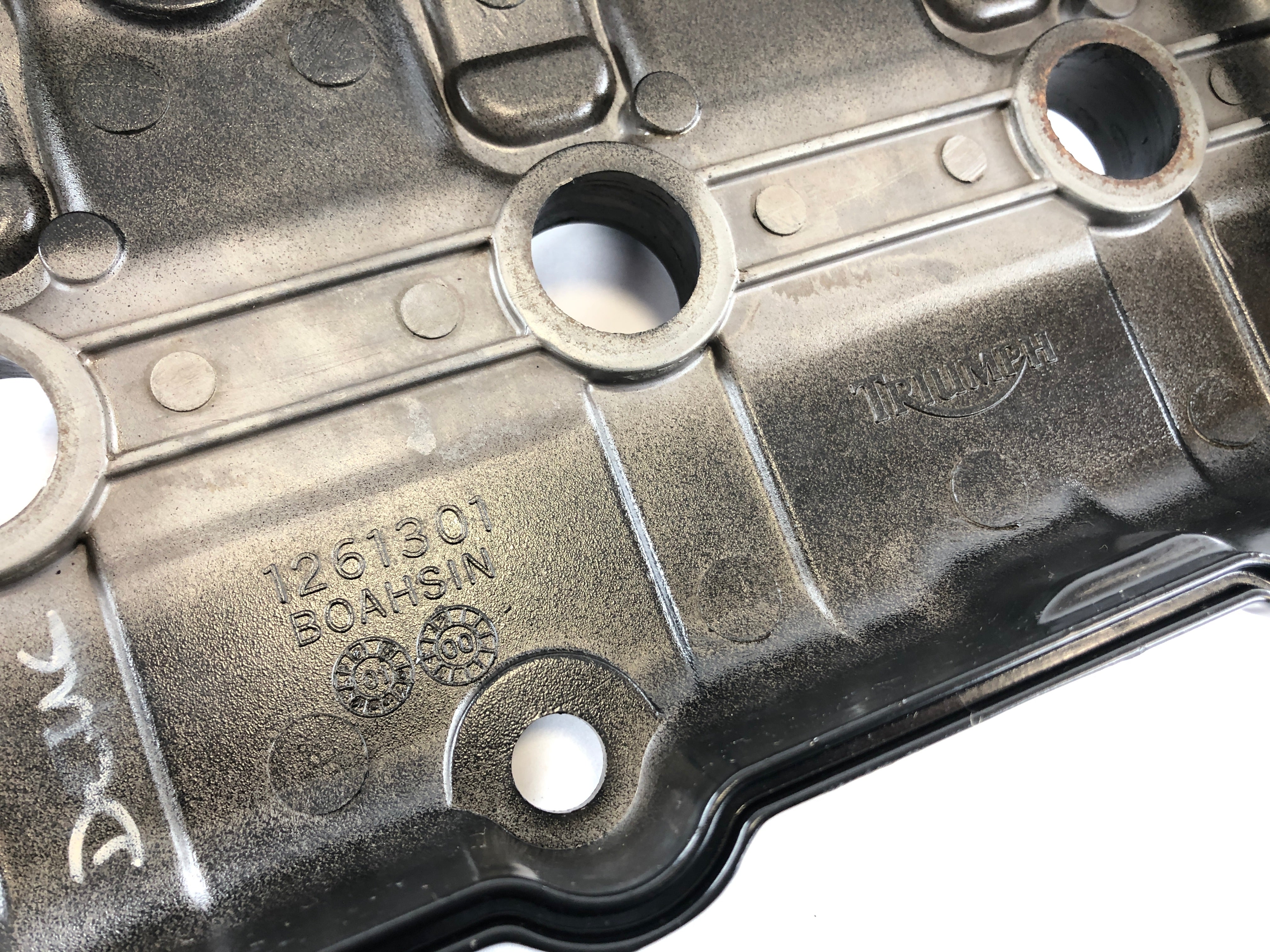 Triumph Daytona 955i T595N [2001] - Valve Lid