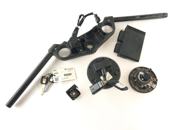 Husqvarna 701 Vitpilen [2018] - Låsesmed med Cockpit Fork Bridge over og CDI