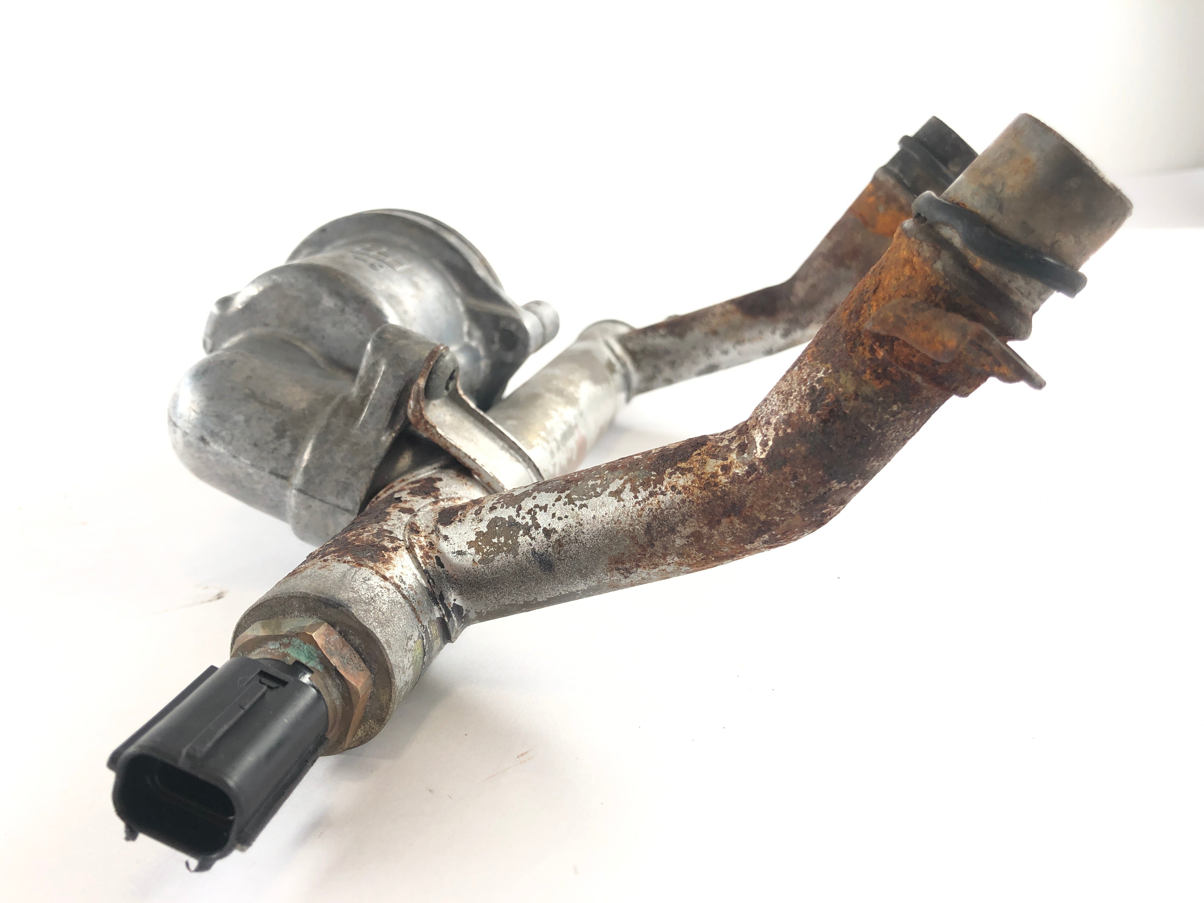 Yamaha FJR 1300 RP11 [2005] - Coolant pipe with thermostat