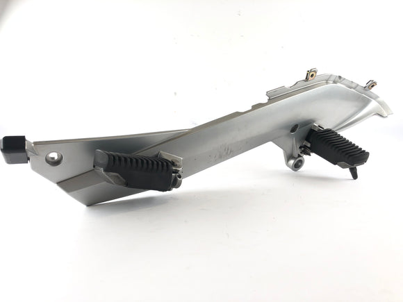 BMW R 1200 RT [2004] - Fodstøttebærer til højre