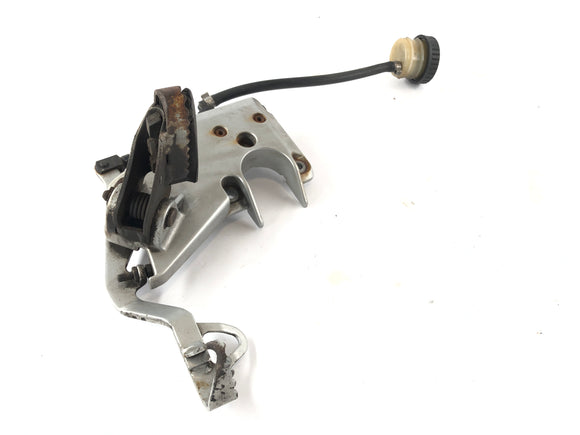 BMW R 1100 GS 259 ​​[1995] - Driverens fodtilfød til højre med bremsepumpe og bremsepedal