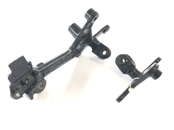 Triumph Tiger 900 T400 [1998] - Fodstøttindehaver foran til venstre og højre