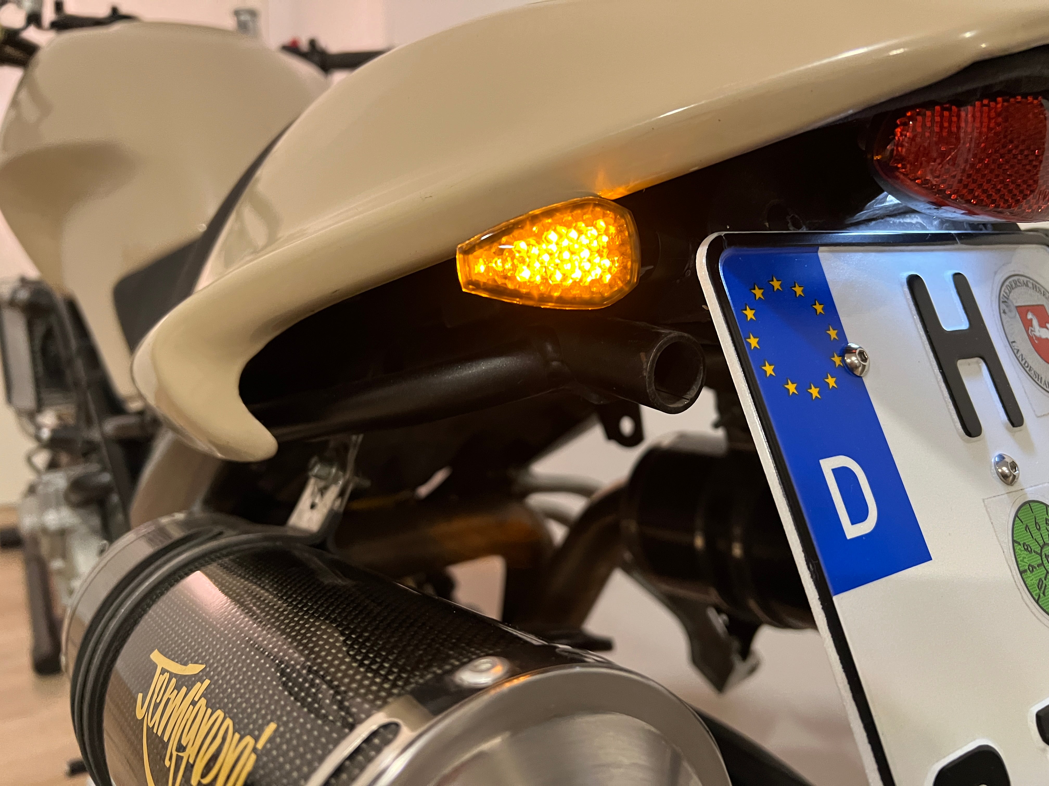 4 LED -blinklys sorte modstande [E -Test Mark] - Aprilia Tuono 660