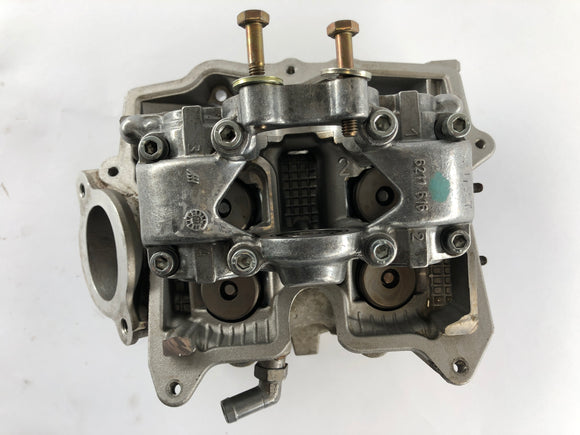 can on the Spyder SM5 [2009]  - 後部シリンダーのシリンダーヘッド