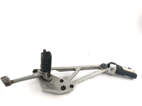 Honda VF 1000 F SC15 [1986]  - ブレーキペダル付きの右側のフットレスト