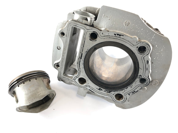 Yamaha XV 750 Virago [1991] - цилиндр с поршнями