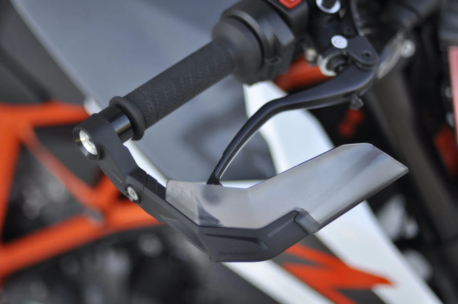 BMW F 900 [BARKBUSTERS] – AERO-GP kangikaitse