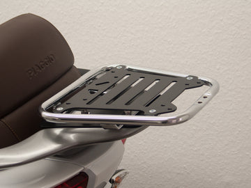 Piaggio MP3 LT 500 i.e. [2014-2016] - Topcasträger ‘flex’, schwarz mit Chromumrandung