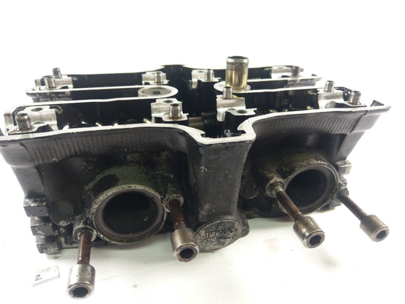 ヤマハv -max 2we-シリンダーヘッド