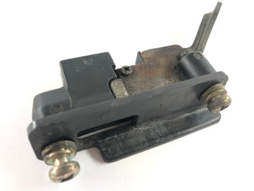 Yamaha XJ 900 F 58L [1985] - Zámek sedadla vlevo