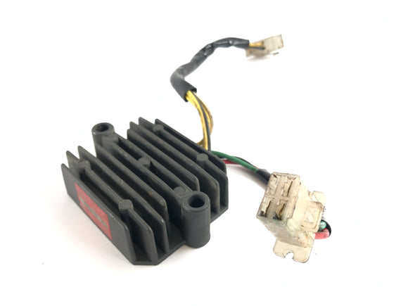 Honda CB 900 F SC01 [1981] - Regulador