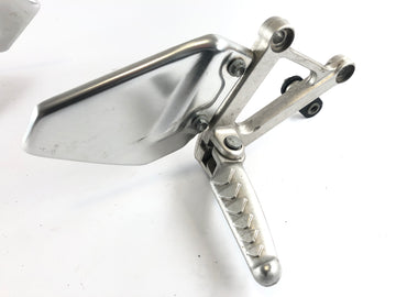 Aprilia Mille RSV 1000 ME [1999] - Afiliação do motorista de apoio para os pés - 0