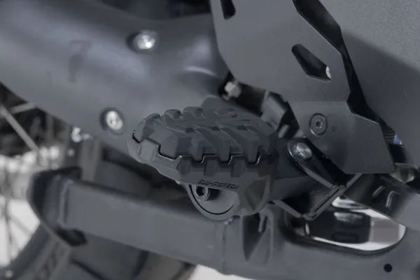 Suzuki DL 800 [SW-MOTECH] – EVO Fußrasten-Satz