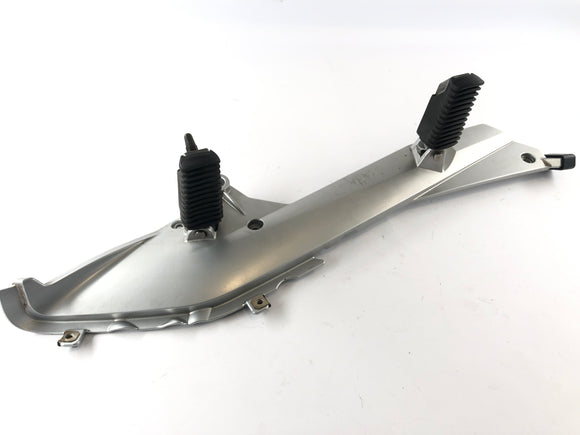 BMW R 1200 RT [2004] - Fodstøttebærer til højre