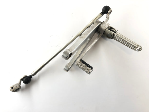 Yamaha YZF R1 RN04 [2000] - Left footrest with gear lever and gearshift linkage
