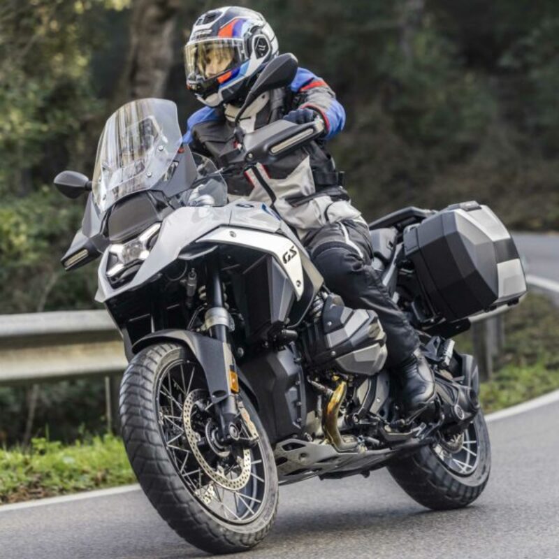 Kymco Ak 550 [SHAD] — SH38X alumīnija paplašināma sānu korpusa komplekts